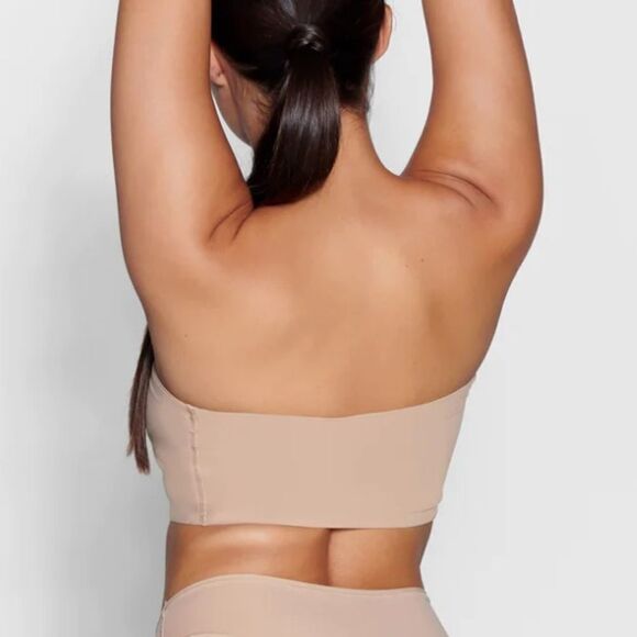 NWT SKIMS Fits Everybody Bandeau In Clay Nude - Picture 3 of 7